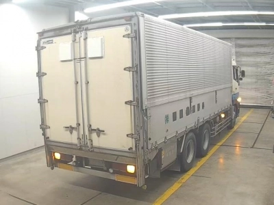 NISSAN UD