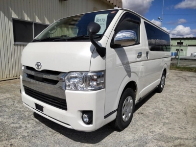 TOYOTA HIACE