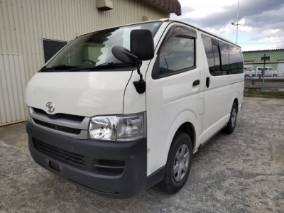 TOYOTA REGIUS ACE