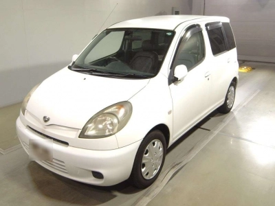 TOYOTA FUN CARGO