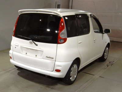 TOYOTA FUN CARGO