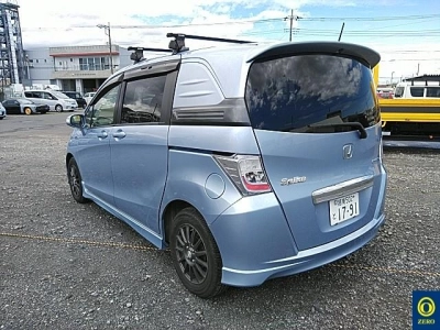 HONDA FREED SPIKE