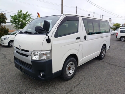 TOYOTA HIACE