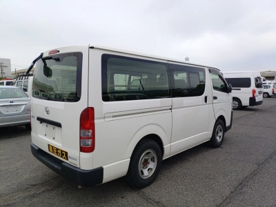 TOYOTA HIACE
