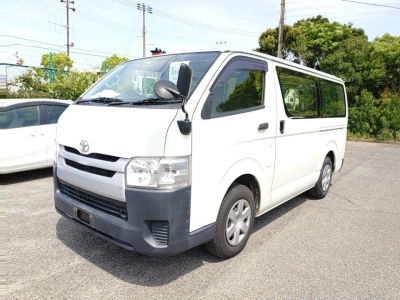 TOYOTA HIACE