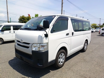 TOYOTA HIACE