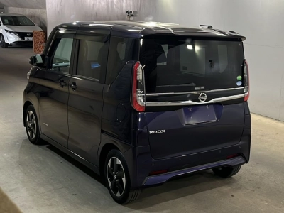 NISSAN ROOX