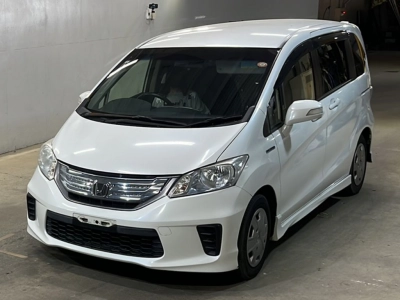 HONDA FREED HYBRID