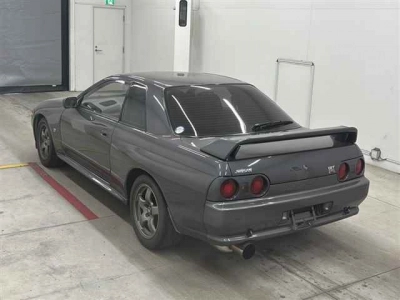 NISSAN SKYLINE