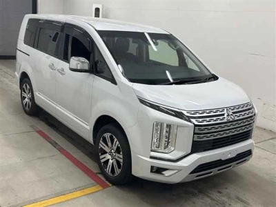 MITSUBISHI DELICA D:5
