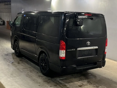 TOYOTA REGIUS VAN