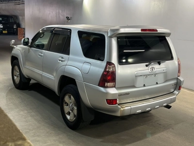 TOYOTA HILUX SURF