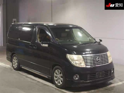 NISSAN ELGRAND
