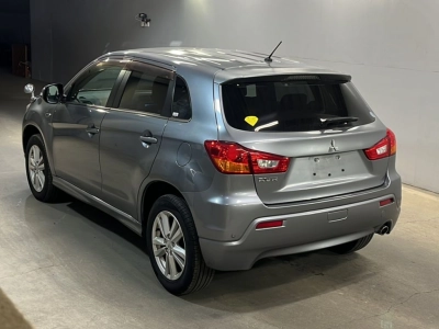 MITSUBISHI RVR