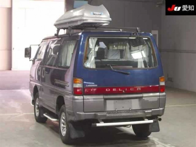 MITSUBISHI DELICA WAGON