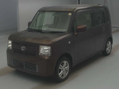 TOYOTA PIXIS SPACE