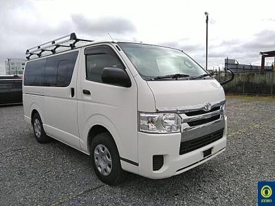 TOYOTA HIACE VAN