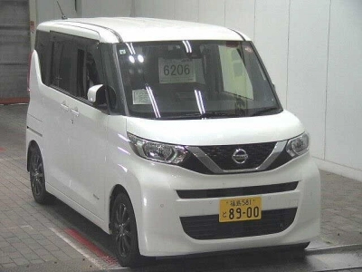 NISSAN ROOX