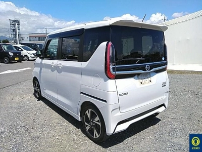 NISSAN ROOX