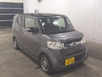 HONDA N-BOX SLASH