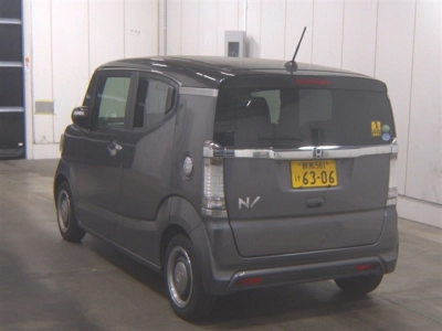 HONDA N-BOX SLASH