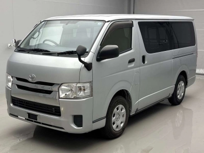 TOYOTA REGIUS VAN