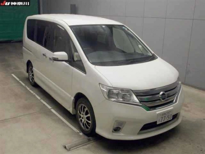 NISSAN SERENA