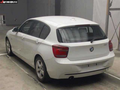 BMW 1 SERIES