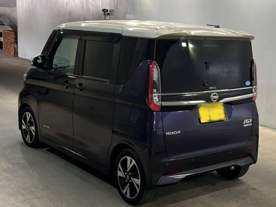 NISSAN ROOX
