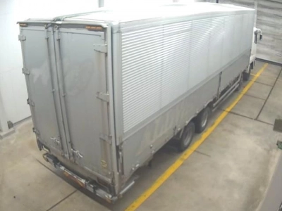 MITSUBISHI FUSO
