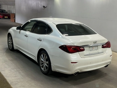 NISSAN FUGA