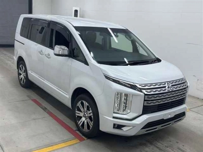 MITSUBISHI DELICA D:5