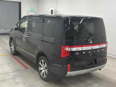 MITSUBISHI DELICA D:5
