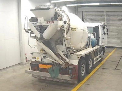 MITSUBISHI FUSO