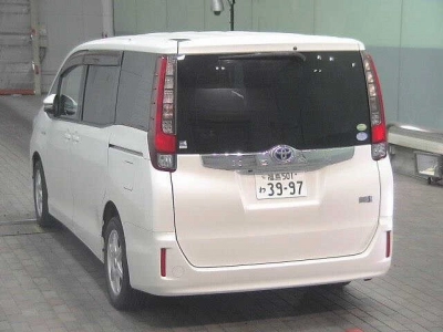TOYOTA NOAH