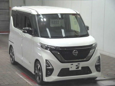 NISSAN ROOX