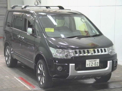 MITSUBISHI DELICA D:5