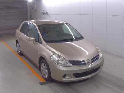 NISSAN TIIDA LATIO