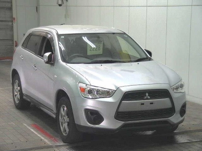 MITSUBISHI RVR