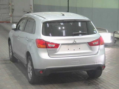 MITSUBISHI RVR