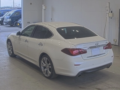 NISSAN FUGA