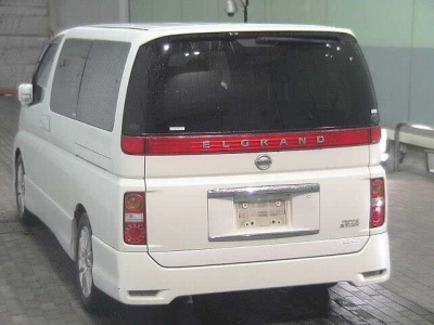 NISSAN ELGRAND