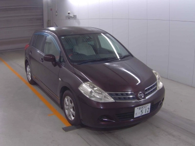 NISSAN TIIDA
