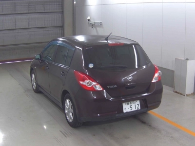 NISSAN TIIDA