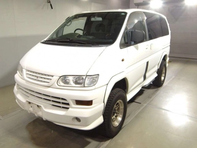 MITSUBISHI DELICA SPACE GEAR