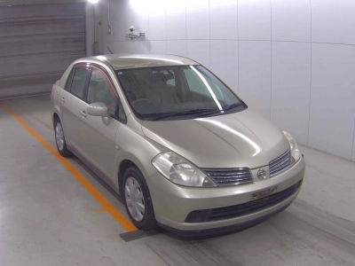 NISSAN TIIDA LATIO