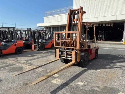 NISSAN  FORKLIFT 