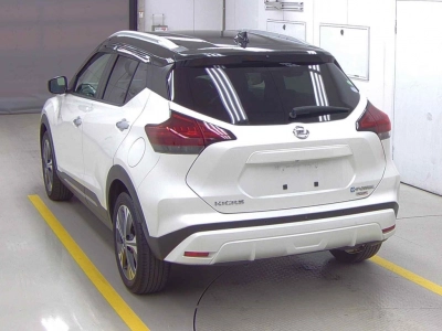 NISSAN KICKS