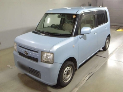TOYOTA PIXIS SPACE