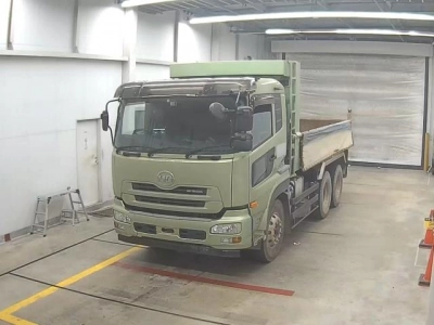 NISSAN UD